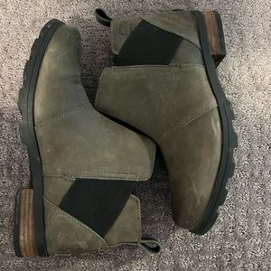 SOREL CHELSEA BOOTS size 9